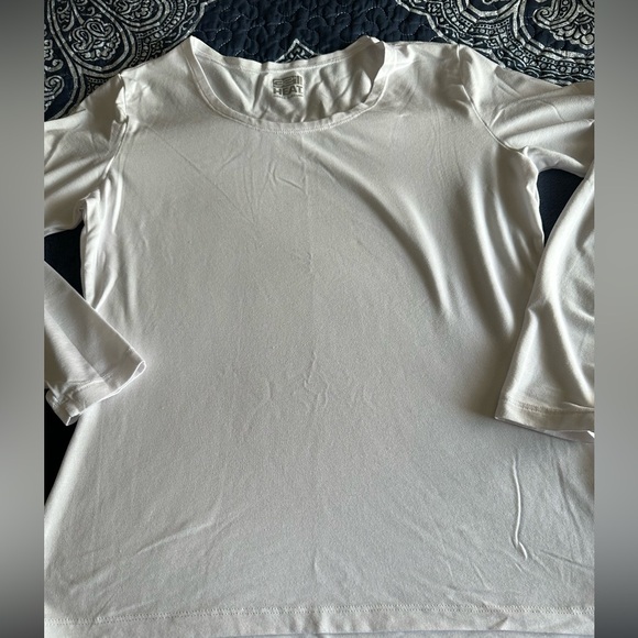 32 Degrees Tops - 32 degrees woman’s white long sleeve top. Basic layer 🤍 size large